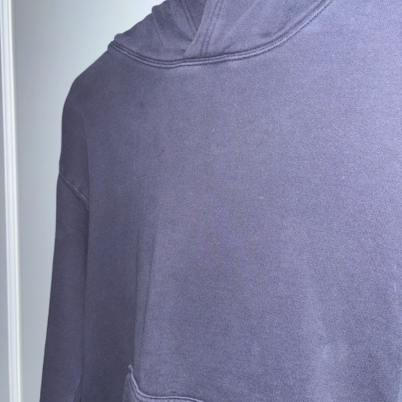 Aritzia dark purple hoodie, TNA cozy fleece, used but in great condition - Picture 2 of 4